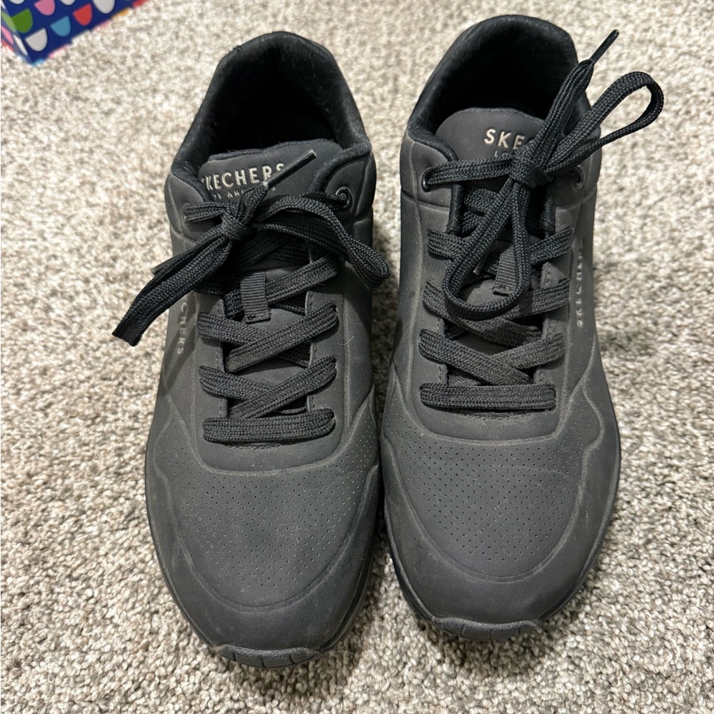 Women’s Sketchers UNO Sneakers
